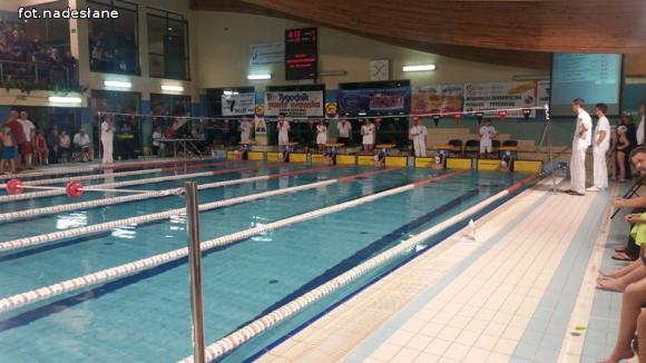 Sztafeta UKS Delfinek zajęła II miejsce w Ogólnopolskich Zawodach Pływackich