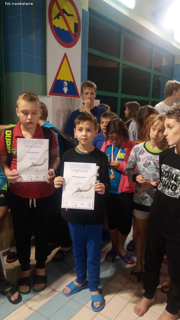 Sztafeta UKS Delfinek zajęła II miejsce w Ogólnopolskich Zawodach Pływackich