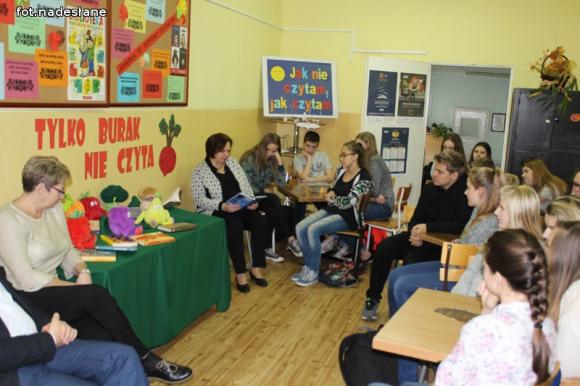 Czytelnicza sztafeta szkół w Zespole Szkół Nr 1 w Żychlinie