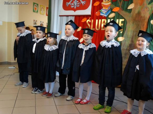 Ślubowanie uczniów pierwszej klasy