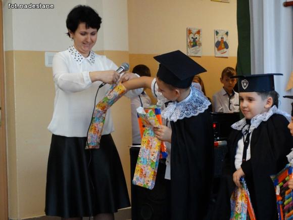 Ślubowanie uczniów pierwszej klasy