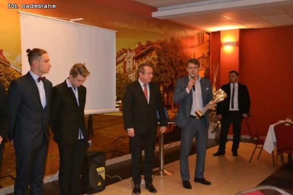 Baseballiści balowali