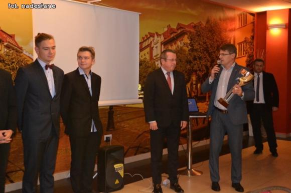 Baseballiści balowali