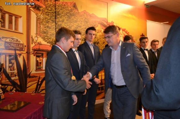 Baseballiści balowali