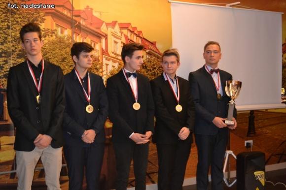 Baseballiści balowali