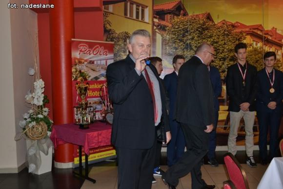 Baseballiści balowali