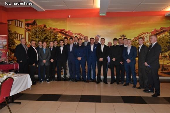 Baseballiści balowali