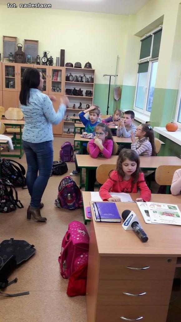 Renata Jastrzębska, dziennikarka Radia Victoria w świetlicy 