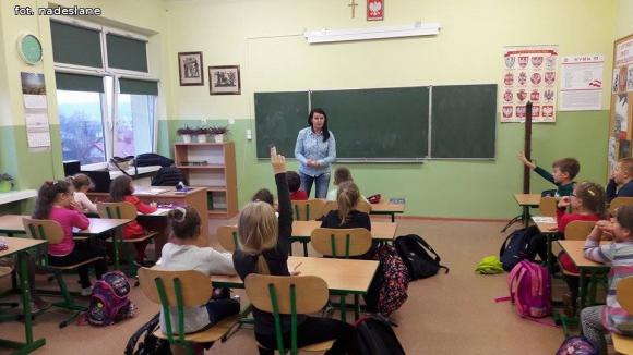 Renata Jastrzębska, dziennikarka Radia Victoria w świetlicy 