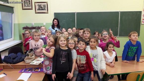 Renata Jastrzębska, dziennikarka Radia Victoria w świetlicy 