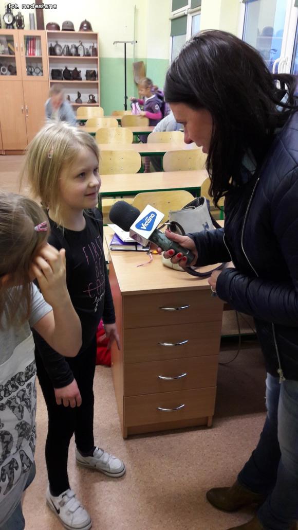 Renata Jastrzębska, dziennikarka Radia Victoria w świetlicy 