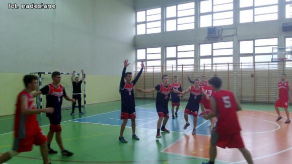 Piłkarze ręczni z ZS nr 1 w Kutnie najlepsi w powiecie