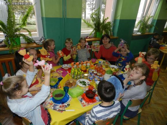 Śniadanie Daje Moc dzieciom w Szkole Podstawowej w Kaszewach Dwornych