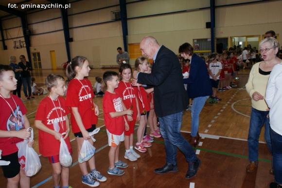 Żychlin: Gminna Turniejada Sportowa pod hasłem Nie piję, więc triumfuję i wygrywam