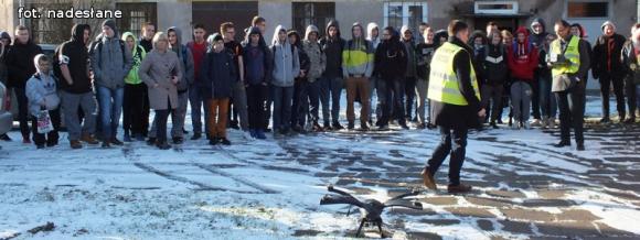 Pierwszy Polski Dron BIELIK firmy DRON HOUSE w ZS Nr 4 w Kutnie - Azorach