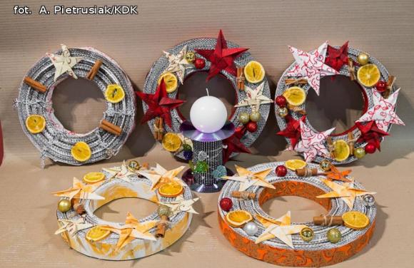 Rodzinne warsztaty dekoracji świątecznych w domu kultury