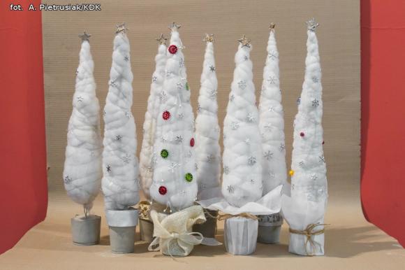 Rodzinne warsztaty dekoracji świątecznych w domu kultury