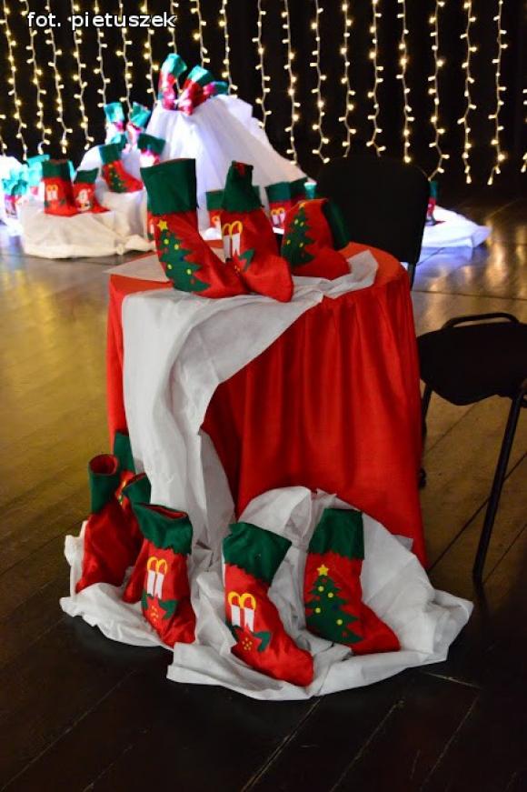 Zostali Mikołajami. Koncert w domu kultury