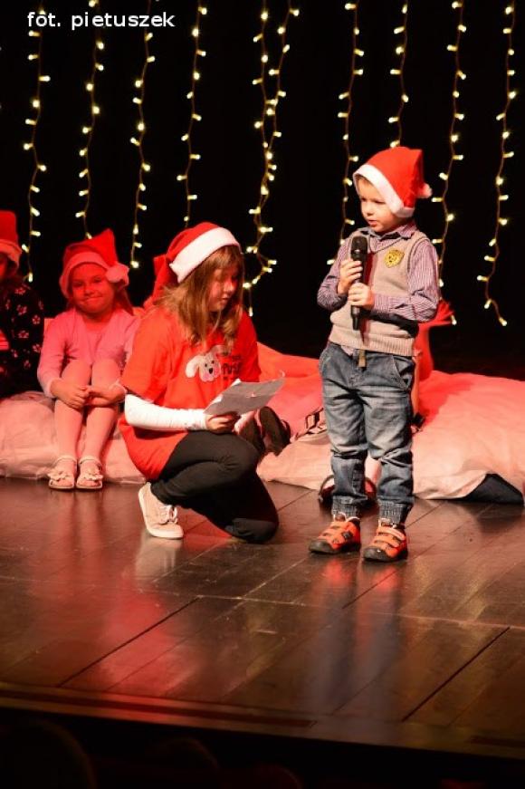 Zostali Mikołajami. Koncert w domu kultury
