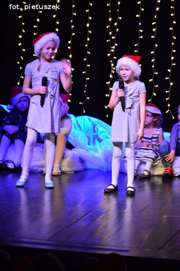 Zostali Mikołajami. Koncert w domu kultury