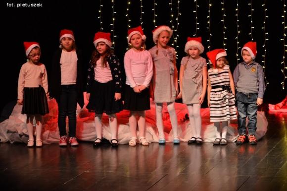 Zostali Mikołajami. Koncert w domu kultury