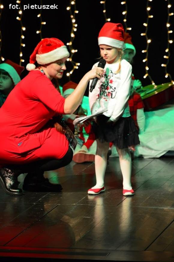 Zostali Mikołajami. Koncert w domu kultury