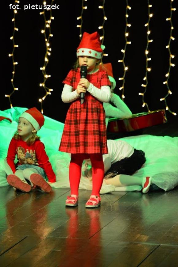 Zostali Mikołajami. Koncert w domu kultury