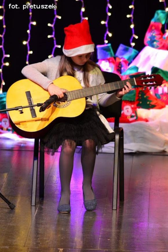 Zostali Mikołajami. Koncert w domu kultury
