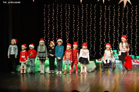 Zostali Mikołajami. Koncert w domu kultury