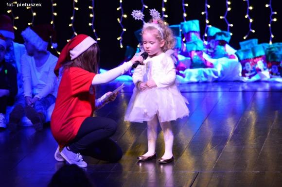 Zostali Mikołajami. Koncert w domu kultury