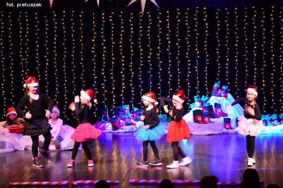 Zostali Mikołajami. Koncert w domu kultury