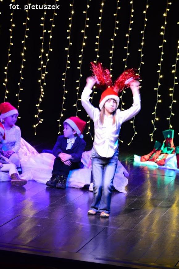 Zostali Mikołajami. Koncert w domu kultury