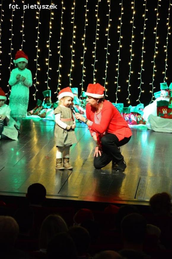 Zostali Mikołajami. Koncert w domu kultury