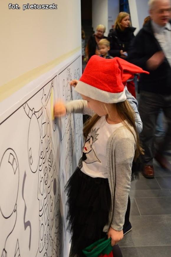 Zostali Mikołajami. Koncert w domu kultury