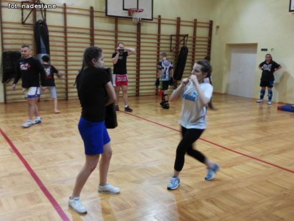 Alex Kutno zaprasza dziewczyny na treningi