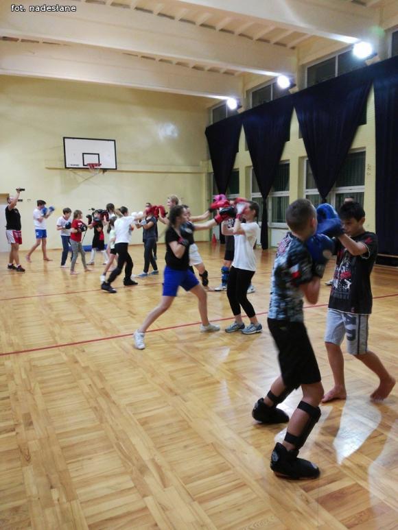 Alex Kutno zaprasza dziewczyny na treningi