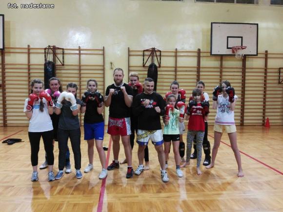Alex Kutno zaprasza dziewczyny na treningi