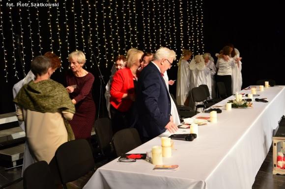 Znak przyjaźni i pojednania w UTW