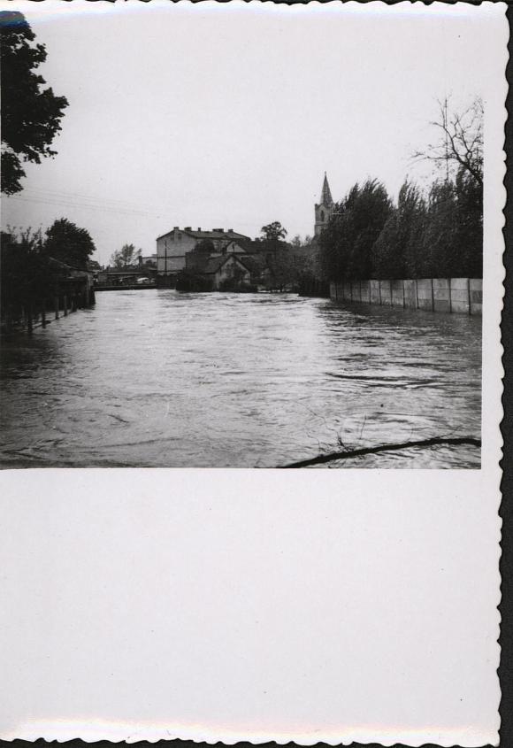 Świadek czasu, światło prawdy/Było i nie minie. Wielka woda w Kutnie