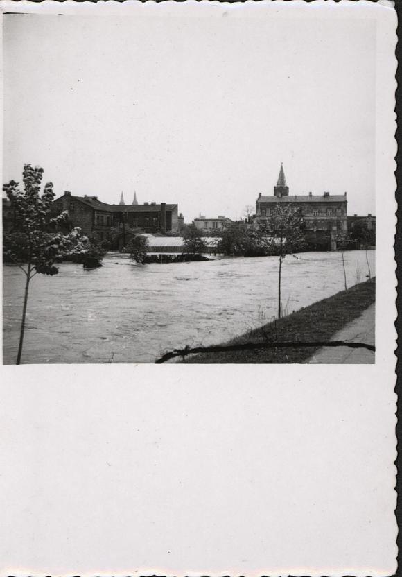 Świadek czasu, światło prawdy/Było i nie minie. Wielka woda w Kutnie