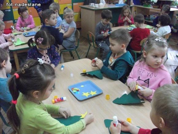 Przedszkolaki z rzeźbą za pan brat