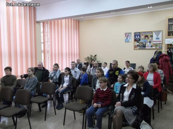 Bajkowe bombki w Bibliotece Pedagogicznej