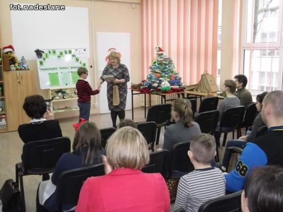 Bajkowe bombki w Bibliotece Pedagogicznej