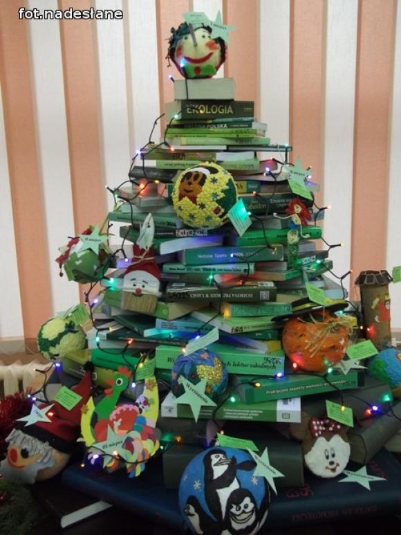 Bajkowe bombki w Bibliotece Pedagogicznej