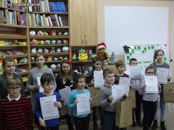 Bajkowe bombki w Bibliotece Pedagogicznej