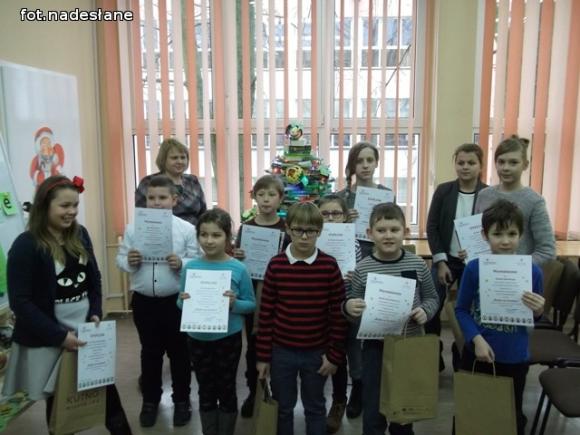 Bajkowe bombki w Bibliotece Pedagogicznej