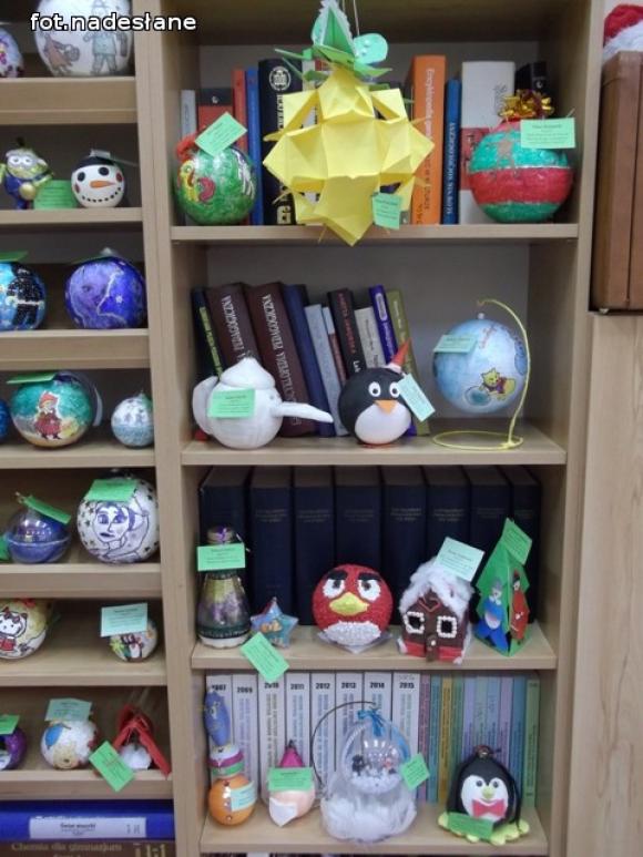 Bajkowe bombki w Bibliotece Pedagogicznej