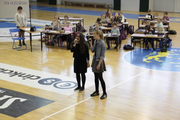 Dziś niebo się otwiera - przedstawienie jasełkowe w Dziewiątce