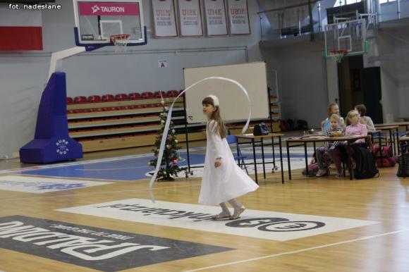 Dziś niebo się otwiera - przedstawienie jasełkowe w Dziewiątce