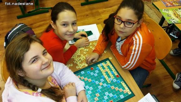 Kółko Scrabble Koło Szyn świątecznie